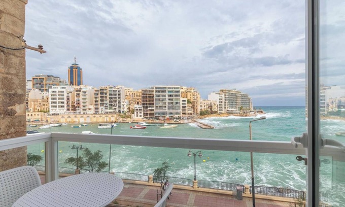 Tower Road Apartment | Seafront Designer Bliss in Central St Julian's