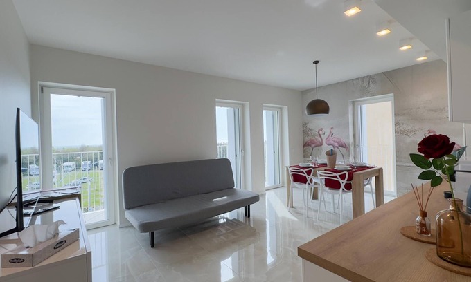 Chioggia Apartment | Seafront Modern Farmont Flamingo Suite