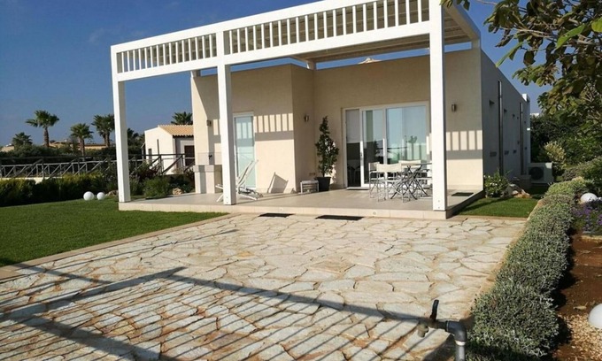Petrosino Villa | Seafront Villa "The Cliff"