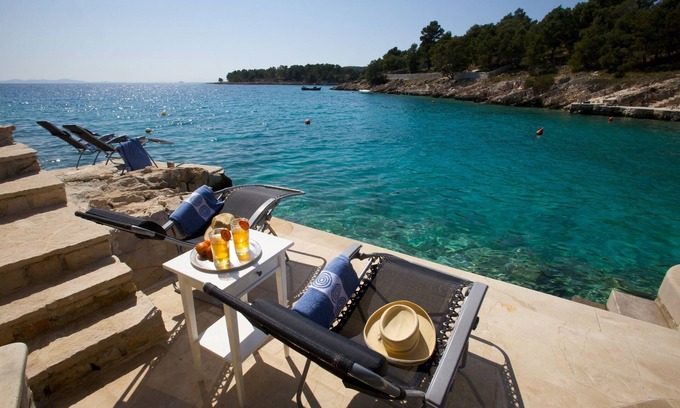 Milna (Brac) Villa | Seafront Villa with Heated Pool & Boat Mooring - Grocery & Chef Service optional