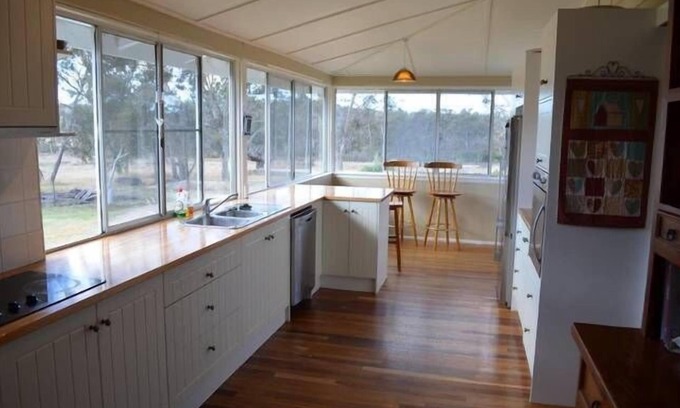 Broadwater House | Seagoe Homestead - private self contained accommodation on the Granite Belt, QLD