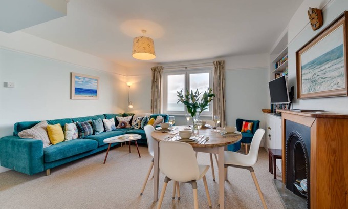 Swanage Cottage | Seagulls View, 12b The Parade
