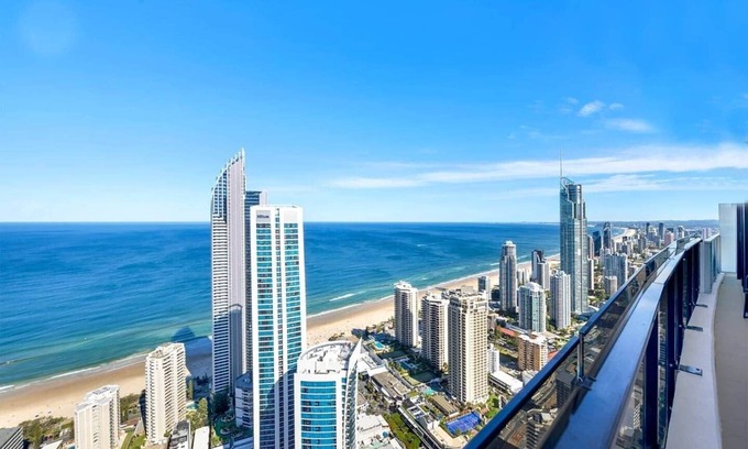 Surfers Paradise Apartment | Sealuxe Seaview Suites - Central Surfers Paradise
