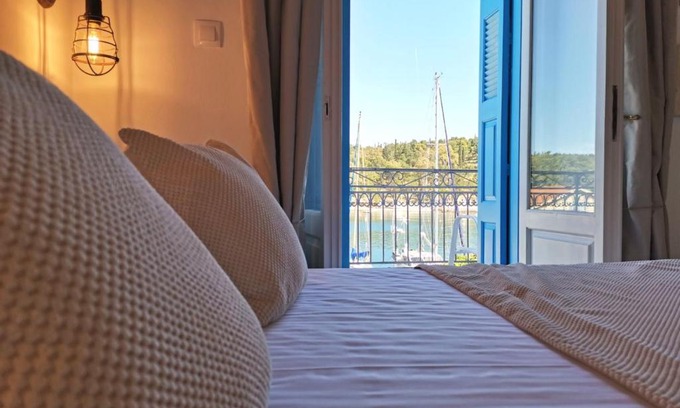Galaxidi Bed & Breakfast | Seamore Pension
