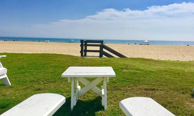 Northeast Virginia Beach House | Seas the Day - Beach front North End Home