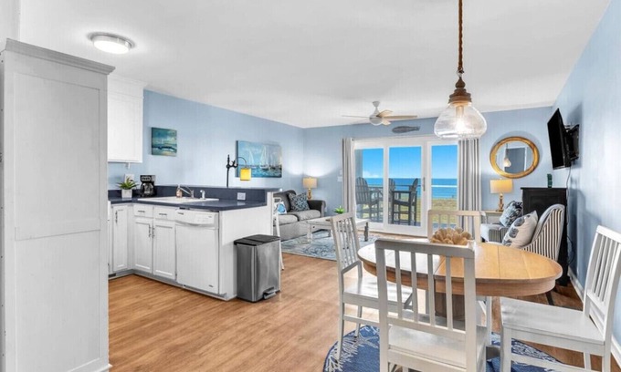 North Carolina Coast Apartment | Seas the Day in Carolina Beach