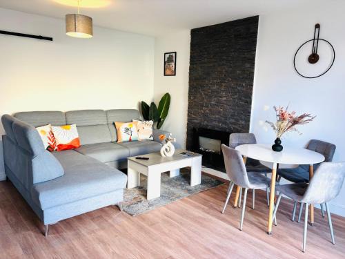 Youghal Villa | Seascape Bliss - My Joyful Coastal Retreat in Youghal`s heart - Family Friendly - Long Term Price Cuts