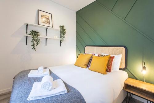 Leixões Apartment | Seaside 1BR Flat w/AC in Matosinhos by LovelyStay