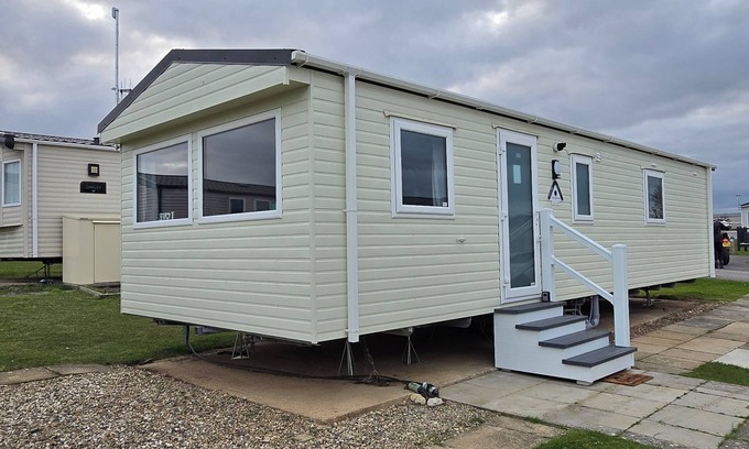 Reighton House | Seaside 2-bedroom caravan in Reighton Sand