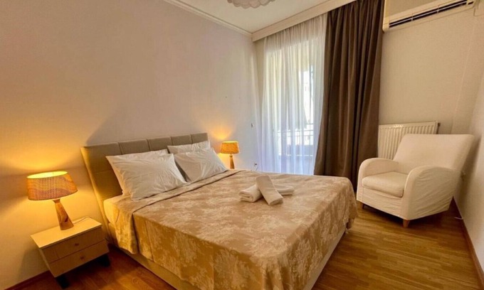 Voula Apartment | Seaside Athenian Riviera getaway house