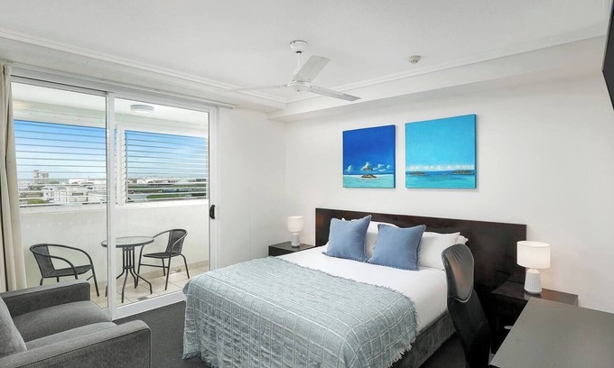 Cairns Central Business District Apartment | Seaside Azul A Central Studio with Rooftop Pool