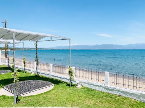 Messaia Apartment | Seaside Bungalows Petalidi