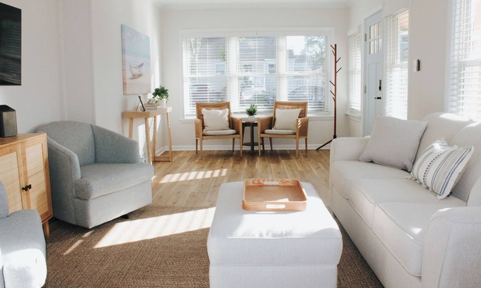 Somers Point Cottage | Seaside Cottage - Sleeps 6 - Minutes from beach