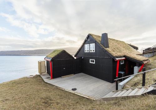 Velbastaur House | Seaside Escape - 2 Bedroom Home with Stunning Views