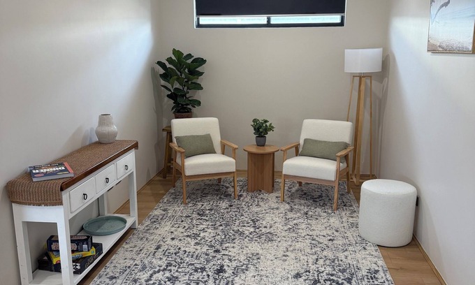 Singleton House | Seaside EscapenKick back and relax in this calm, stylish space.