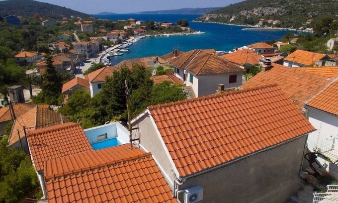 Veliki Drvenik House | Seaside family friendly house with a swimming pool Drvenik Veliki, Drvenik (K-22085)
