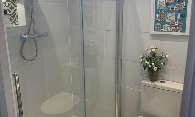 Ramsgate House | Seaside Holiday Let, Ramsgate, multi-gen, occasions, big birthdays, parking,14