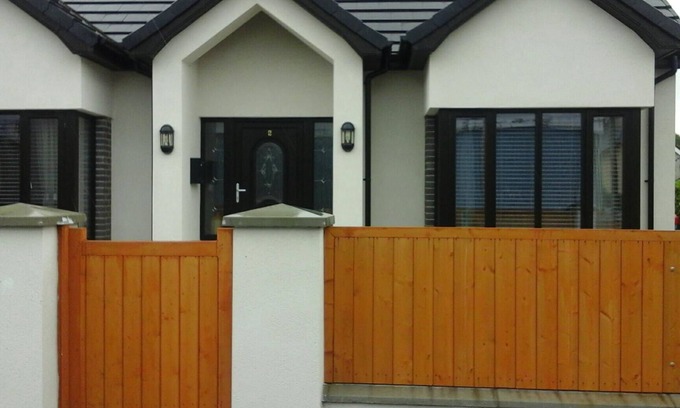 Newcastle House | Seaside home close to Mourne Mountains and accessible to main town centre