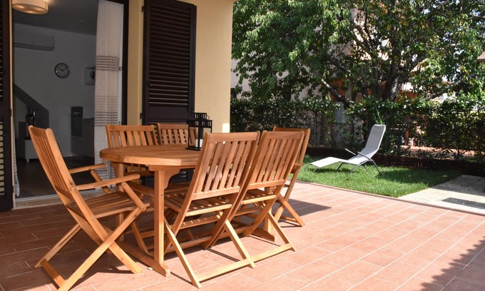 Follonica House | Seaside house with private garden