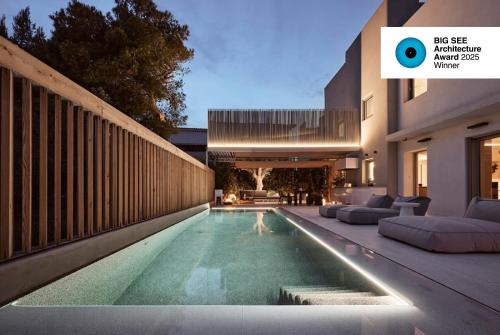 Rafina-Pikermi Apartment | Seaside Pool Villa