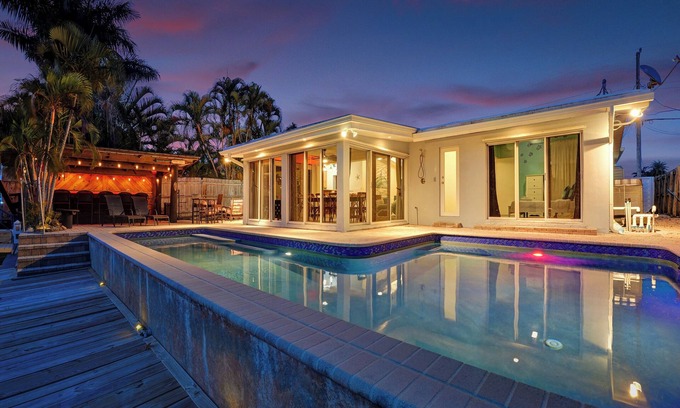 Riverland Village House | Seaside Retreat. Heated Pool/BBQ. Tiki Bar