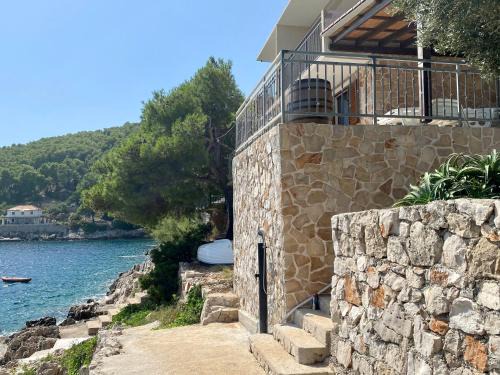 Gdinj Apartment | Seaside secluded apartments Cove Lucica, Hvar - 15546