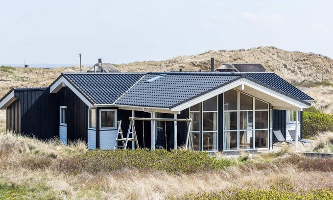 Hvide Sande House | Seaside Serenity in Aâ€¦rgab with Sauna-By Traum