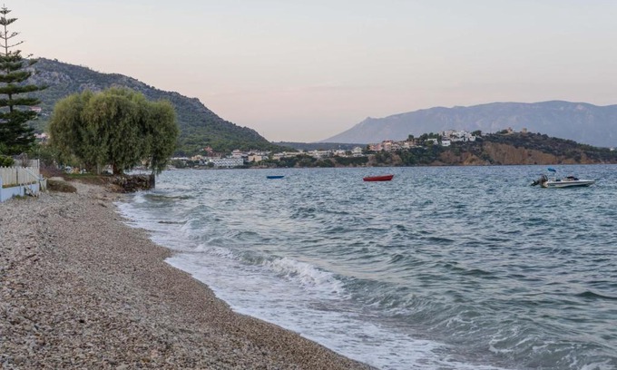 Loutra Oraias Elenis Apartment | Seaside Serenity Suite in Loutra