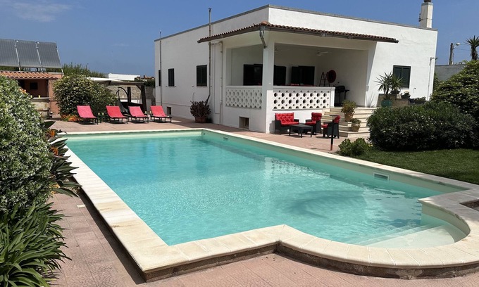Torchiarolo Villa | Seaside villa, heated swimming pool, free WiFi. A/C