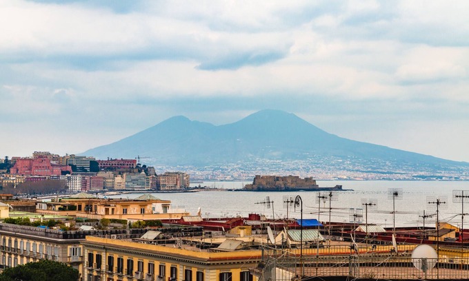 Mergellina Apartment | Seaview Apartment in Posillipo by Wonderful Italy