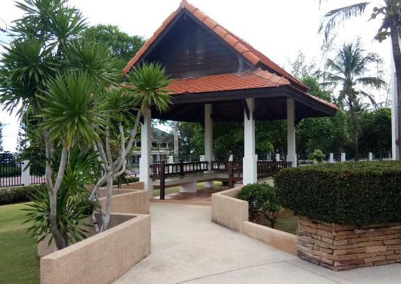 Kram Apartment | Seaview Condominium B15