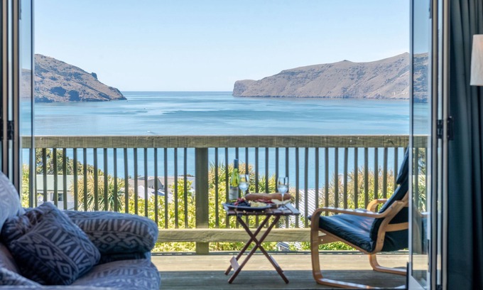 Wainui House | Seaview Outlook - Wainui Holiday Home