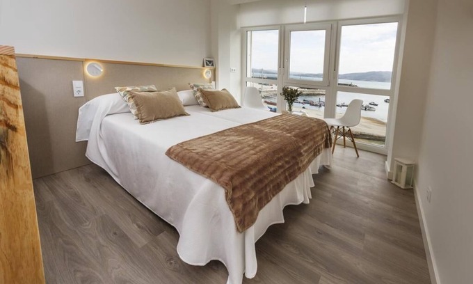 Muxia Apartment | Seaview studios gallery window Muxia/Seaview studios gallery window Muxia