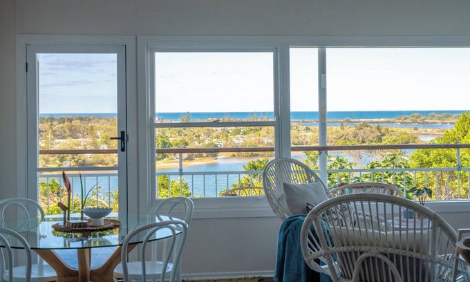 East Ballina Apartment | Seaview - Stunning Coastal Views, Pet Friendly 🐾
