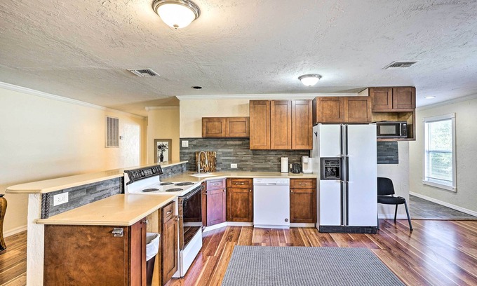 Sun 'N Lake Condo | Sebring Condo w/Game Room < 13 Mi to Raceway