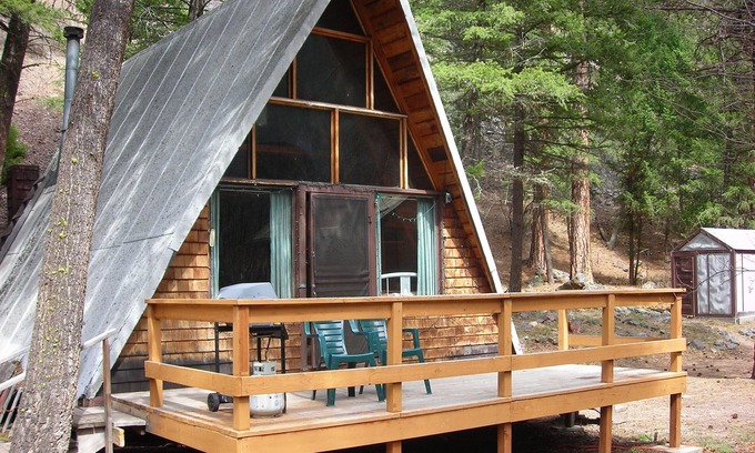 Clinton Cabin | Secluded A-Frame cabin 30 min. from downtowm Missoula