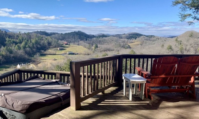 Lansing Cabin | Secluded and Private Cabin with Amazing Views. Hot tub and WiFi.