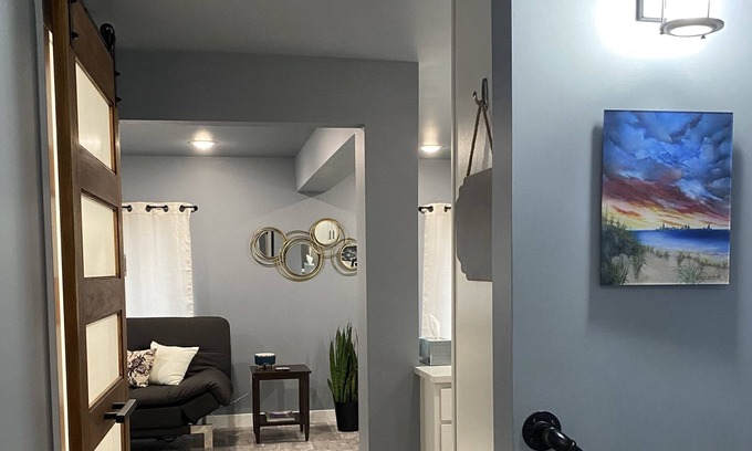 Valparaiso Apartment | Secluded downtown carriage house