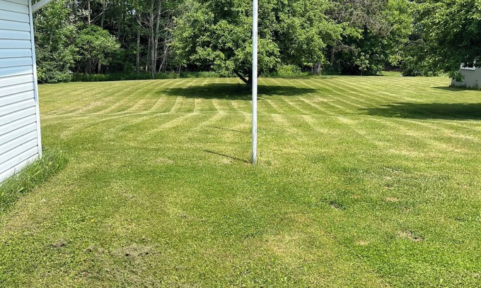 Hatley House | Secluded hideaway on 1 acre . Relax, hot tub, Wi-Fi. Pet friendly.