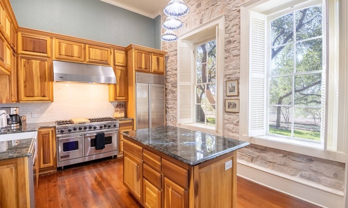 Lampasas Other | Secluded historic ranch on 18 acres with plenty of room for outdoor entertaining