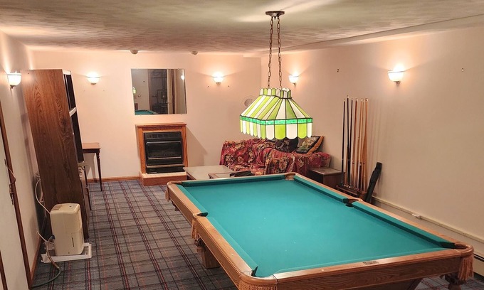 Harborcreek House | Secluded Lake Erie Retreat. Perfect for Large Family holidays!