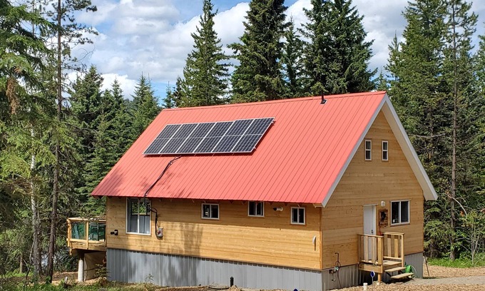 Bridge Lake House | Secluded lakefront Cabin