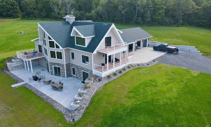 Conesus House | Secluded lodge, with multiple hiking trails and breathtaking views!