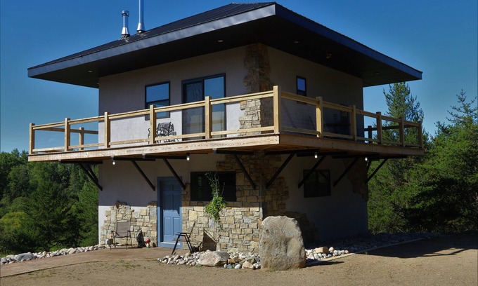 Puposky Cabin | Secluded Lookout Cabin- Fishing, ATV Trails, Canoe, Kayak & Campfires.