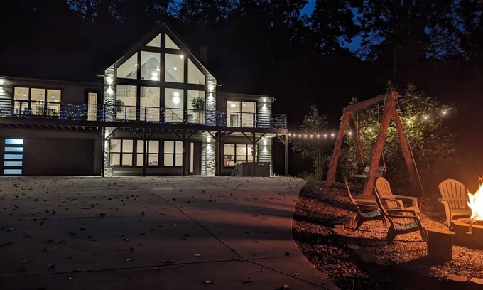 Skyland House | Secluded Luxury Mountain Retreat House .