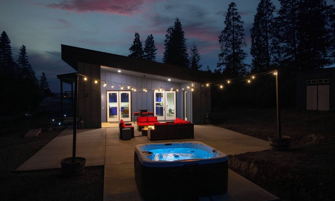 Twain Harte House | Secluded Mountain Home on 7 acres with Hot Tub! Near downtown TH!