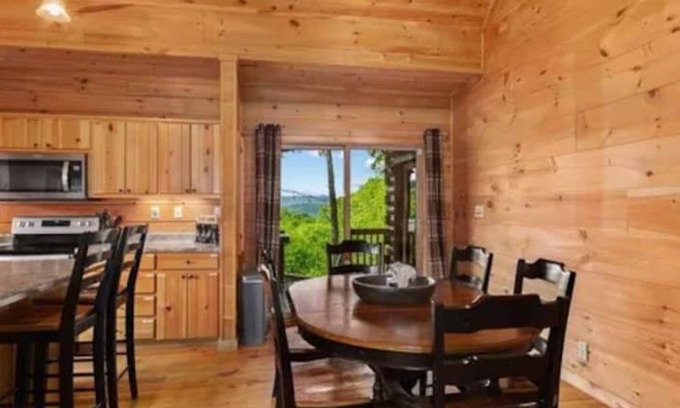 Whittier House | Secluded mountain privacy