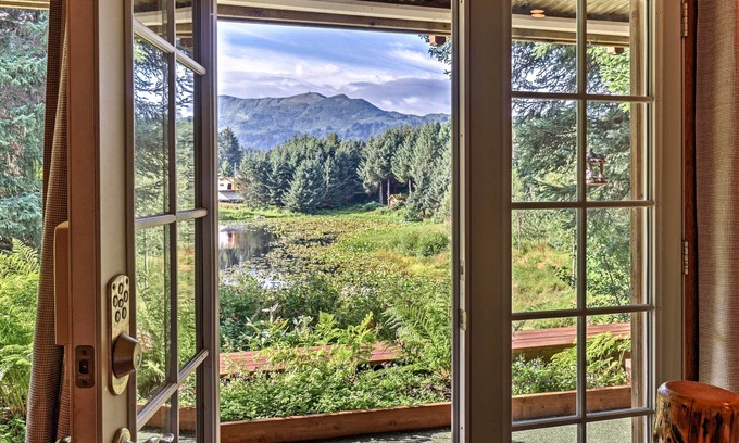 Seldovia Apartment | Secluded Seldovia Studio w/Lake & Mtn Views!