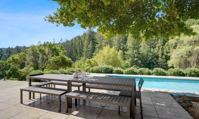 Healdsburg House | Secluded Valley Retreat