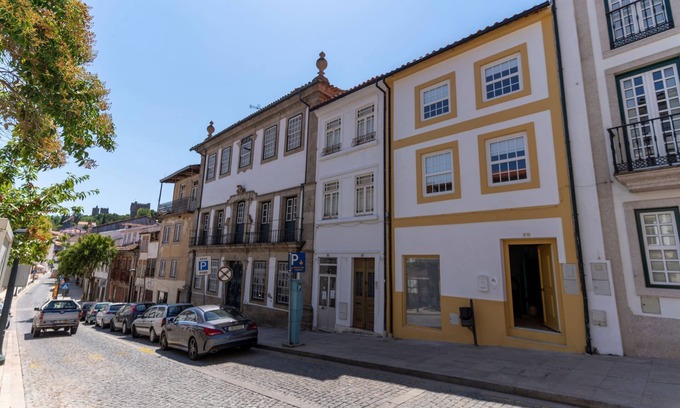 Braganca House | Secret Garden, Alojamento no Centro Histórico de Bragança